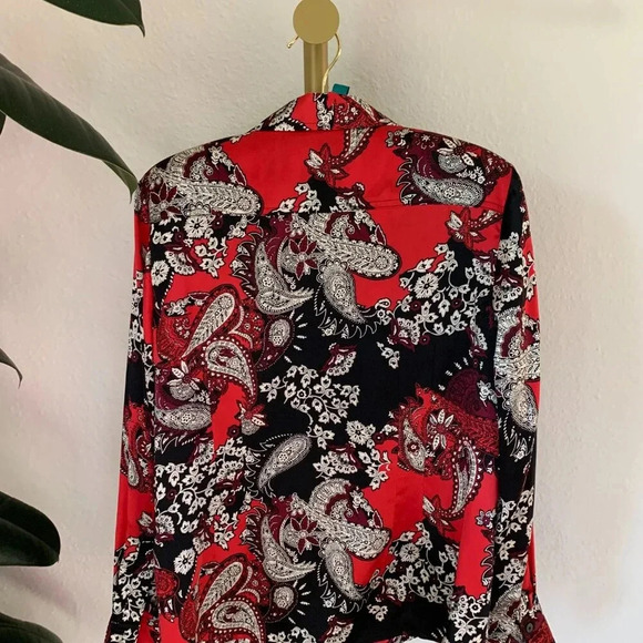Liz Claiborne Silk Paisley Blouse Red & Black Elegant Long Sleeve P10 - Picture 2 of 7